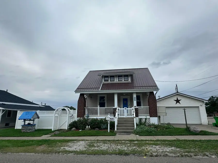 435 S 16th Street, Coshocton, OH 43812 - #2
