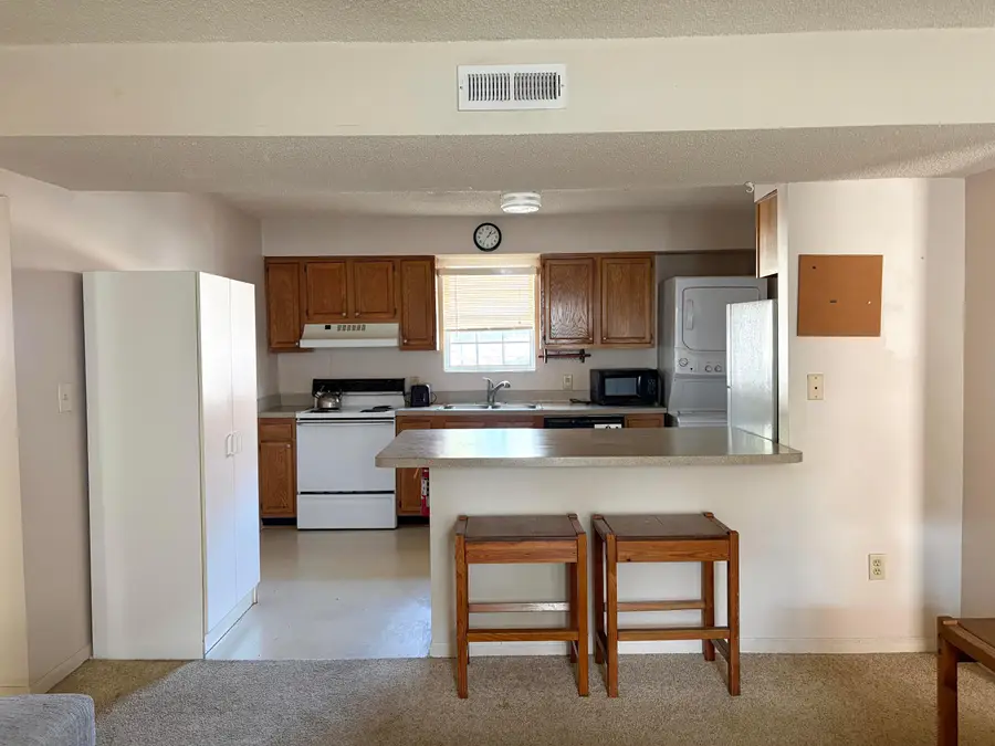 15 S Shafer Street, Athens, OH 45701 - #3