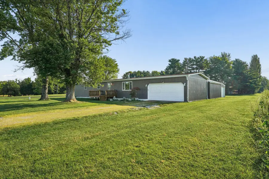 9730 Lake Road Ne, Millersport, OH 43046 - #2