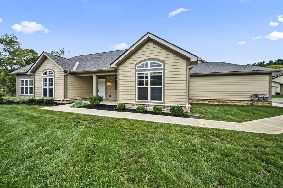 631 Woods Edge Lane, Newark, OH 43055 - #3
