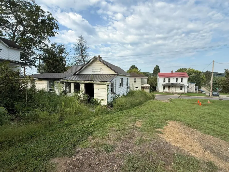 310 S State Street, Crooksville, OH 43731 - #2
