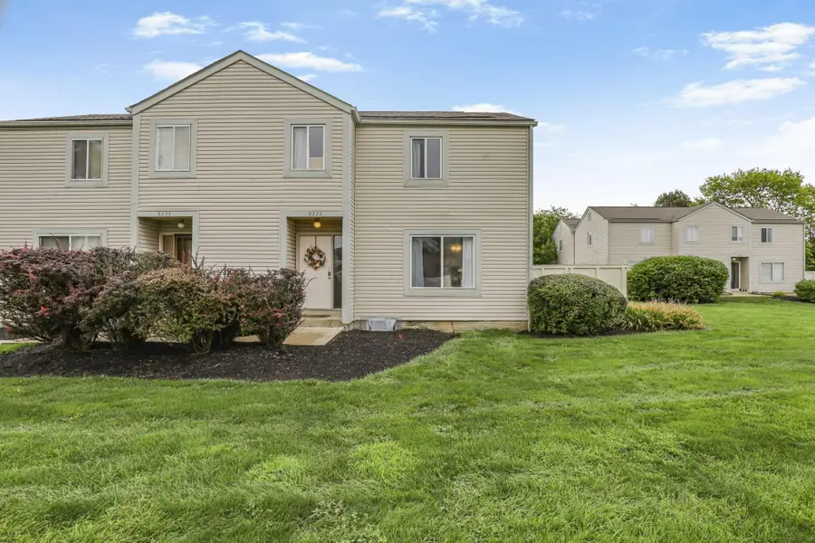 5233 Captains Court, Columbus, OH 43220 - #2