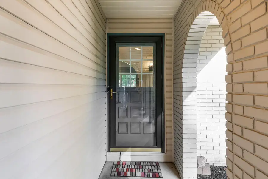 1594 Oakview Drive, Columbus, OH 43235 - #3