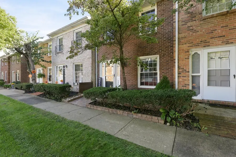 520 Pamlico Street, Columbus, OH 43228 - #3