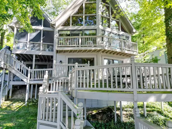637 King Beach Drive, Howard, OH 43028