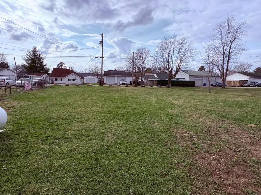 414 East Street, Williamsport, OH 43164 - #2