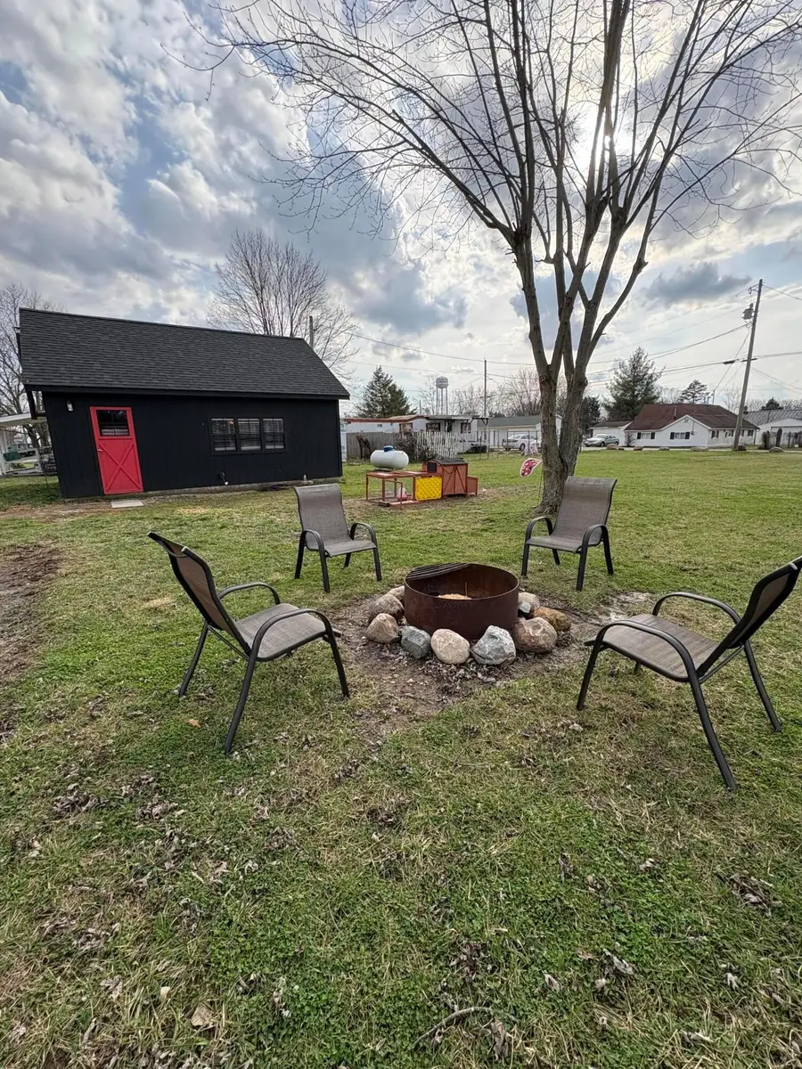 414 East Street, Williamsport, OH 43164 - #3