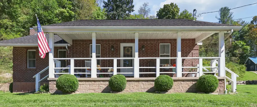 702 Zanesville Street, Beverly, OH 45715 - #2