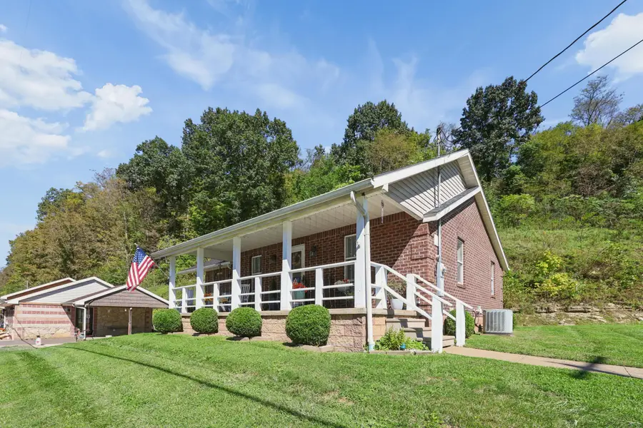 702 Zanesville Street, Beverly, OH 45715 - #3