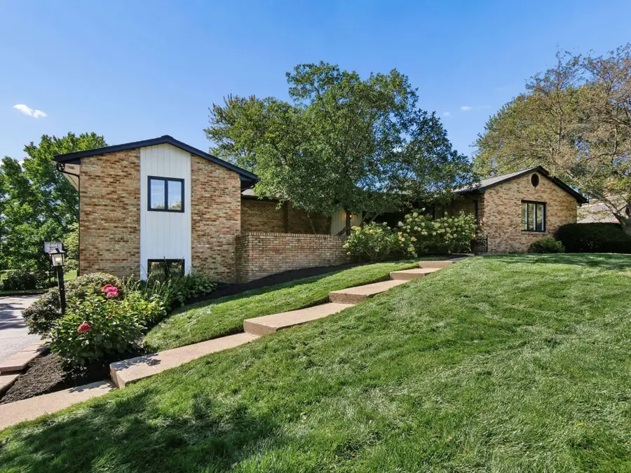 8039 Golfview Court, Columbus, OH 43235 - #2