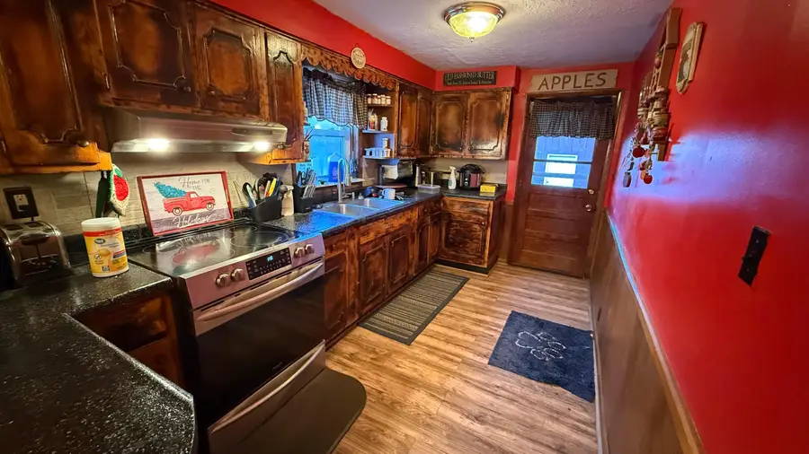 133 Hayward Avenue, Circleville, OH 43113 - #3