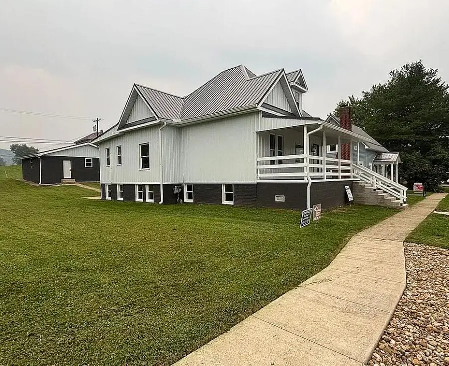 12 S 6th Street, Jacksonville, OH 45740 - #2