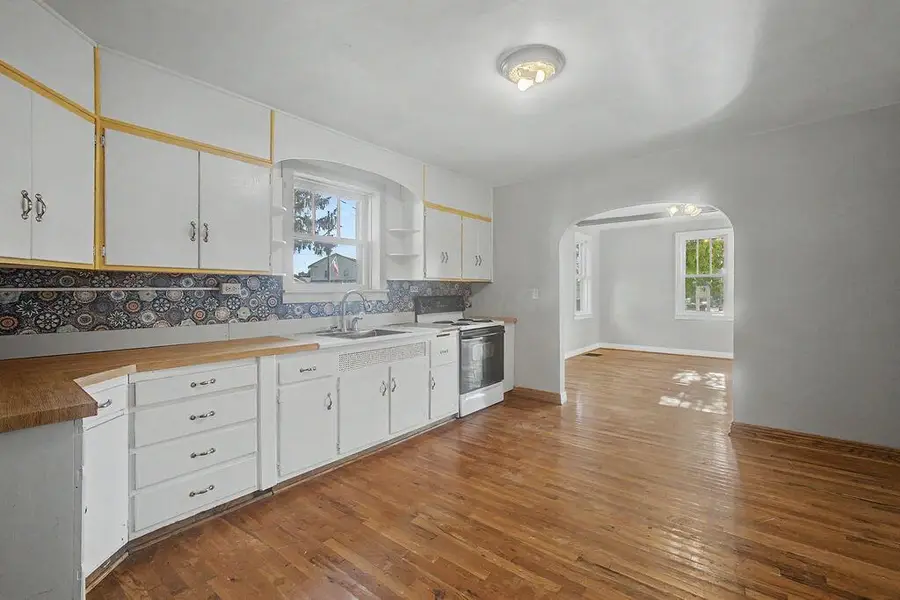 5 Columbus Road, Fredericktown, OH 43019 - #2