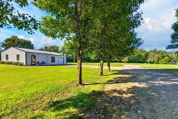 21093 Five Points Pike, Williamsport, OH 43164