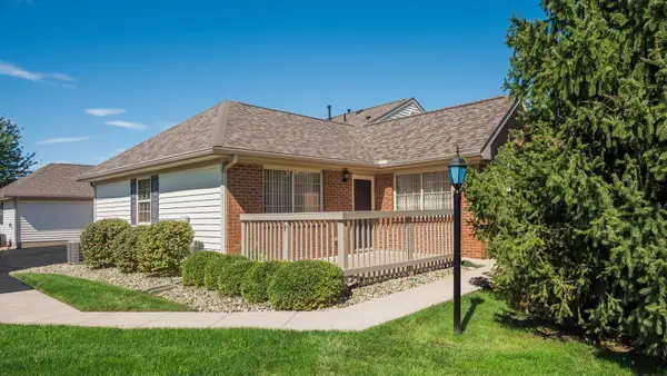 4274 Strattford Circle E, Zanesville, OH 43701