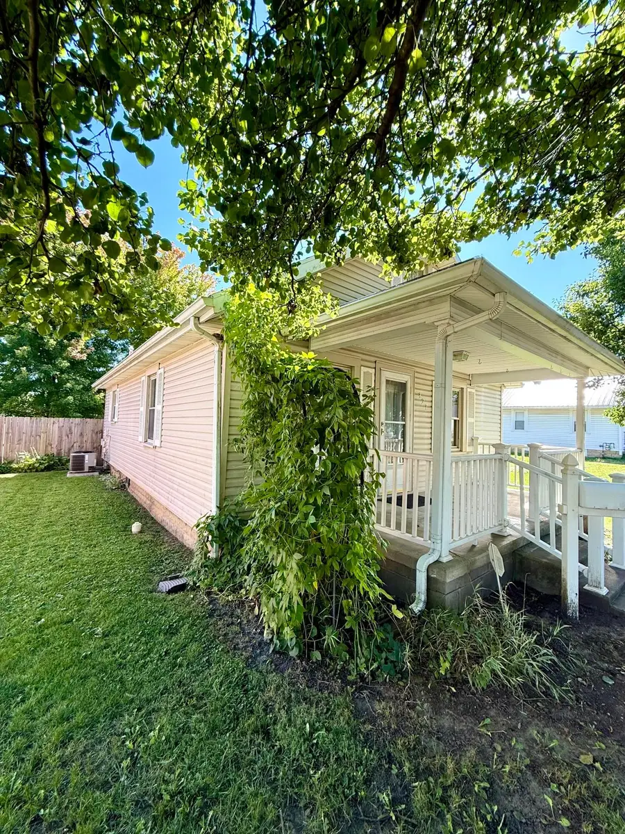 327 E Elm Street, Washington Court House, OH 43160 - #3