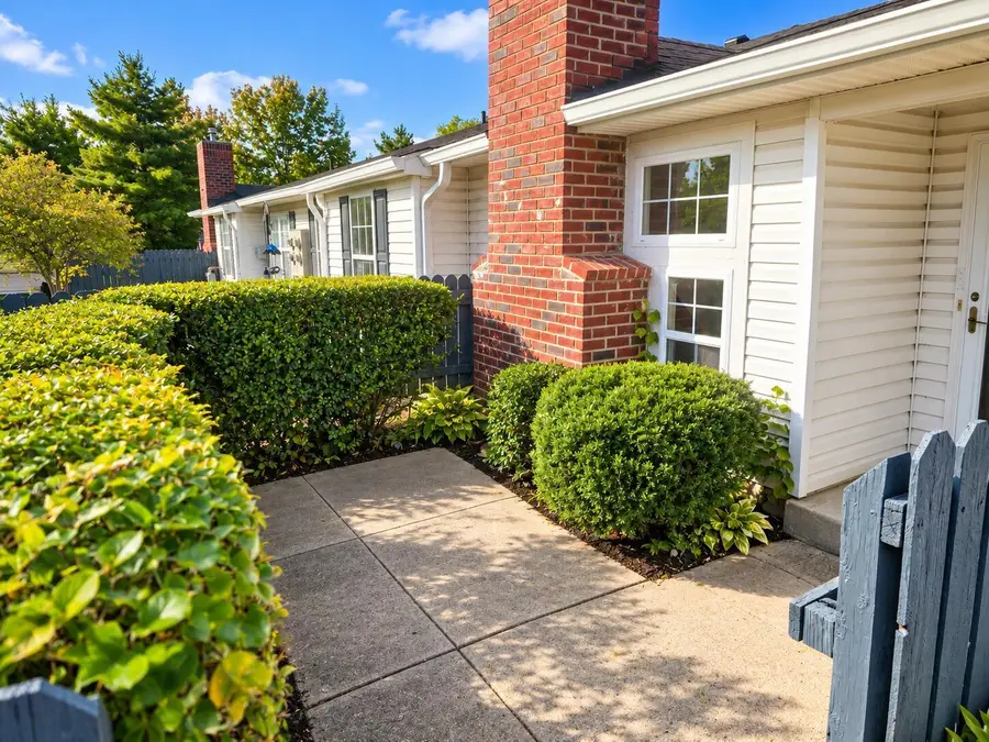 8373 Greyhawk Circle, Columbus, OH 43240 - #2