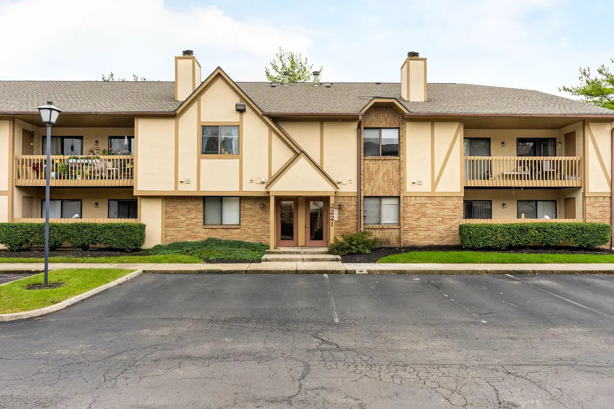 2221 Hedgerow Road, Columbus, OH 43220 - #1