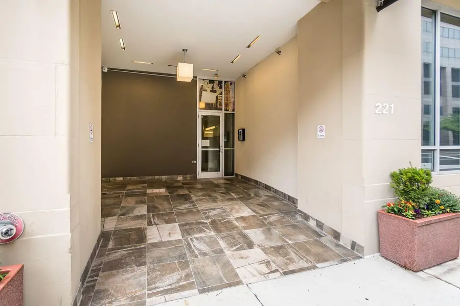 221 N Front Street, Columbus, OH 43215 - #3