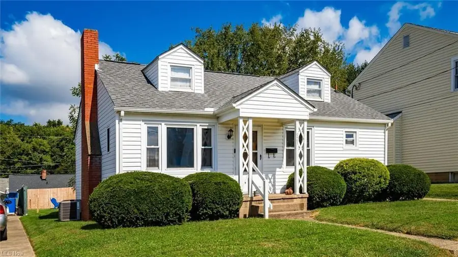 921 Lindbergh Avenue, Zanesville, OH 43701 - #2