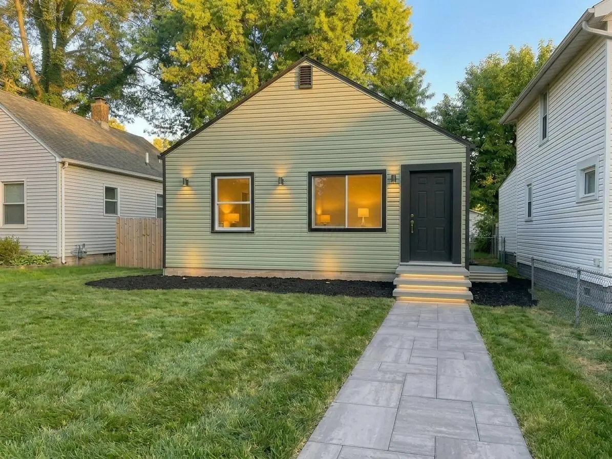 1452 Manchester Avenue, Columbus, OH 43211 - #1