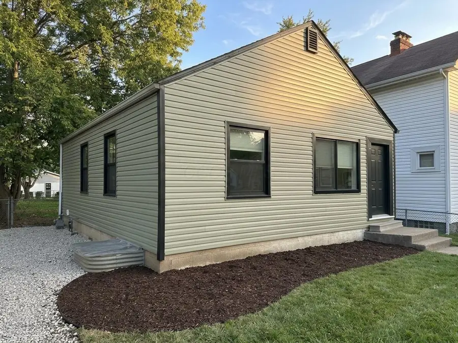 1452 Manchester Avenue, Columbus, OH 43211 - #3