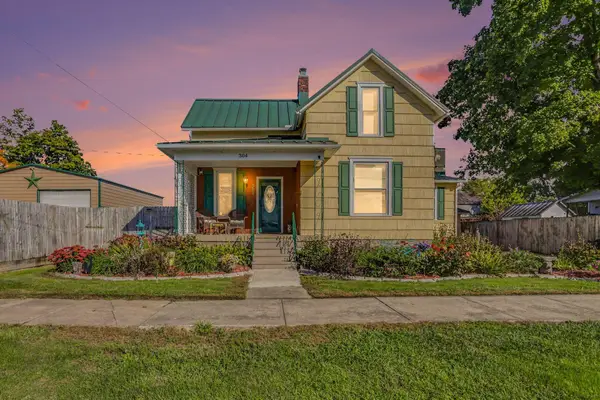 304 Lincoln Avenue, Pleasantville, OH 43148