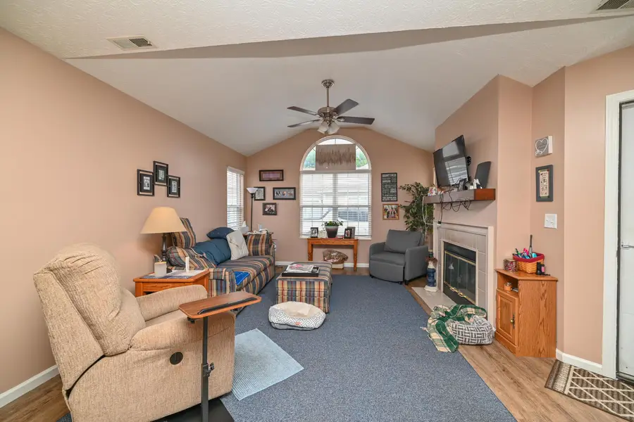606 Hampton Woods Drive, Marion, OH 43302 - #2