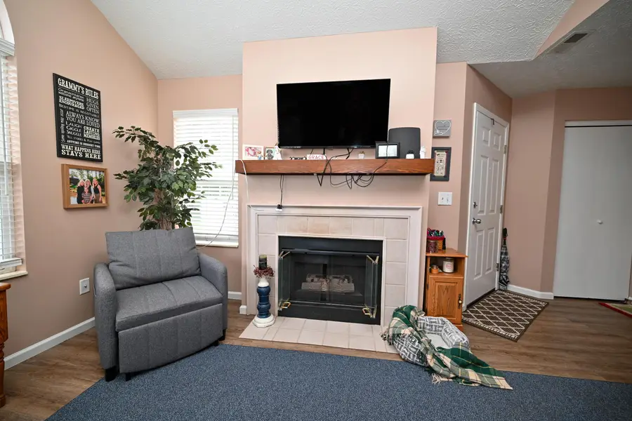 606 Hampton Woods Drive, Marion, OH 43302 - #3