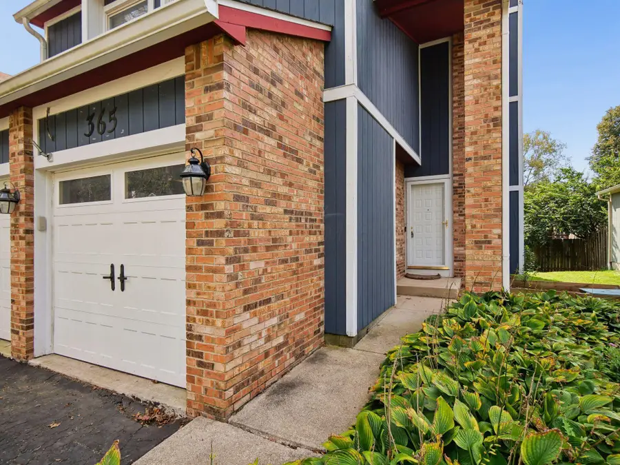 365 Halsbury Circle, Columbus, OH 43230 - #2
