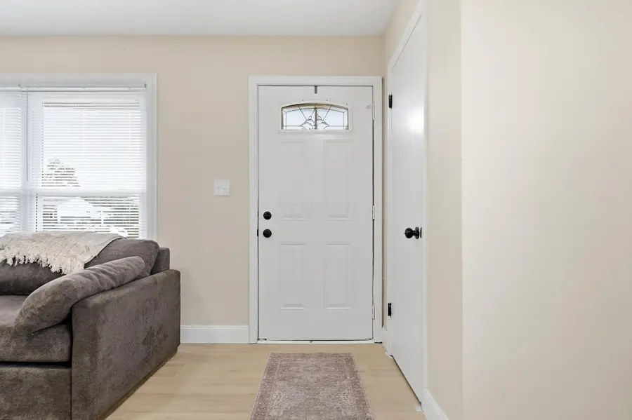 814 Josephine Avenue, Columbus, OH 43204 - #3