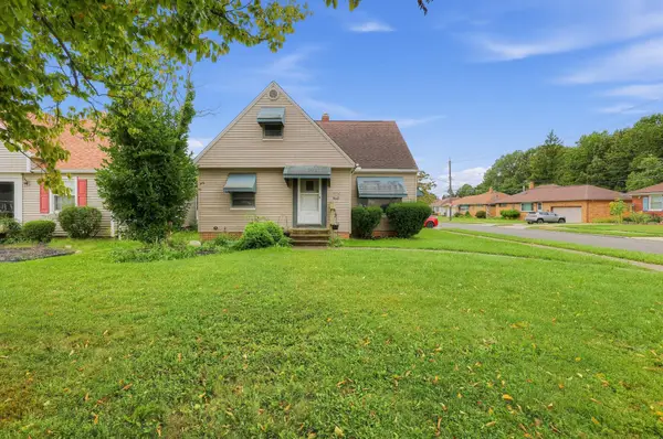 12112 Thraves Avenue, Garfield Heights, OH 44125