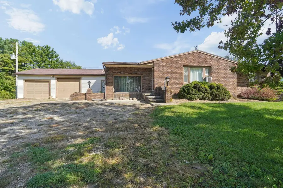 11894 State Route 56 E, Circleville, OH 43113 - #2