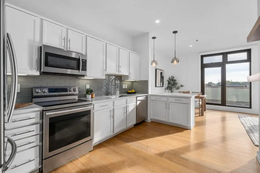 825 N 4th Street, Columbus, OH 43215 - #3