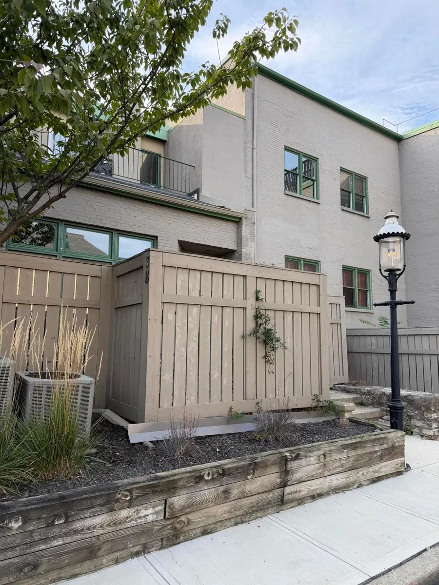 38 W Hoster Street, Columbus, OH 43215 - #2