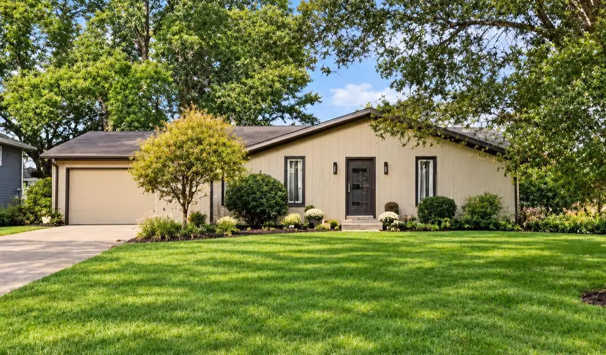 685 N Satinwood Circle N, Mansfield, OH 44903 - #1
