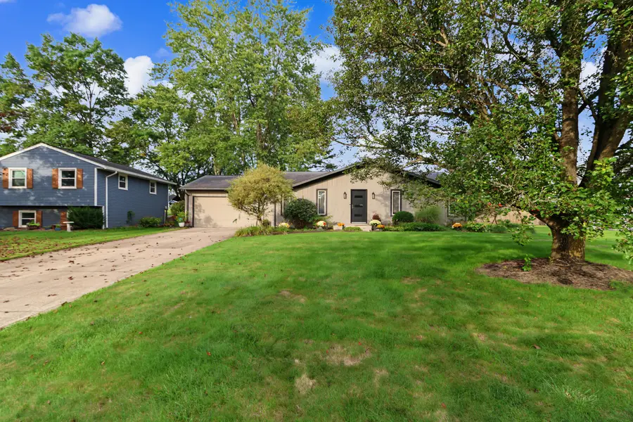 685 N Satinwood Circle N, Mansfield, OH 44903 - #3