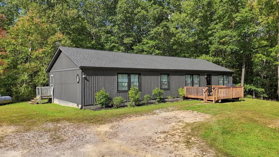 34008 W Buckingham Road, Logan, OH 43138 - #3