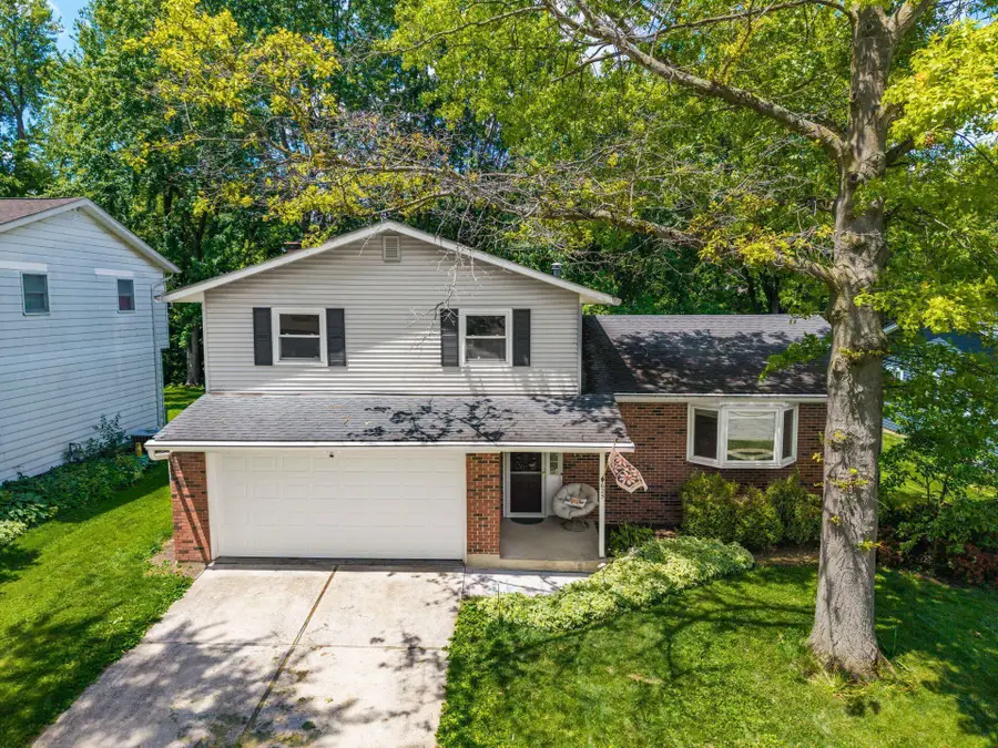625 Heritage Boulevard, Delaware, OH 43015 - #2