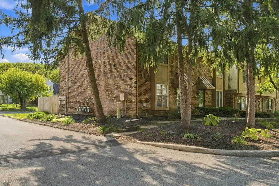 6159 Stornoway Drive S, Columbus, OH 43213 - #2
