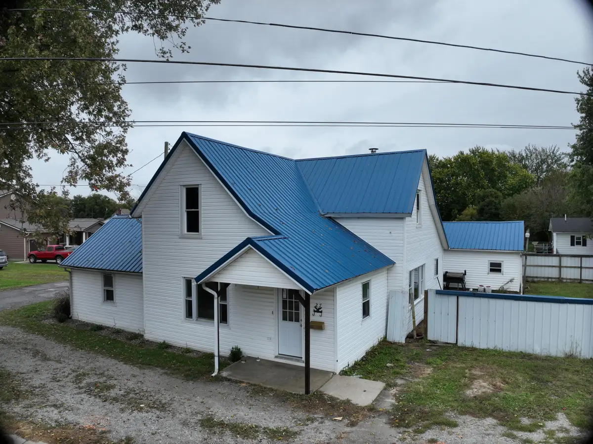 27 E High Street, Jeffersonville, OH 43128 - #1