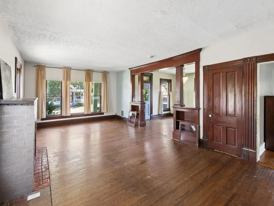 24 E Lincoln Avenue, Delaware, OH 43015 - #3