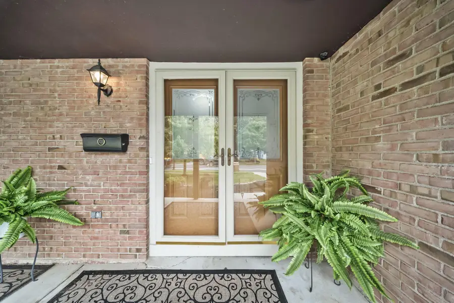 6404 Sharon Woods Boulevard, Columbus, OH 43229 - #3