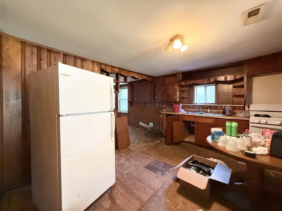 160 Elliott Avenue, Buckeye Lake, OH 43008 - #3