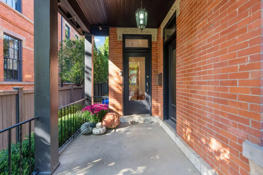 665 Mohawk Street, Columbus, OH 43206 - #3