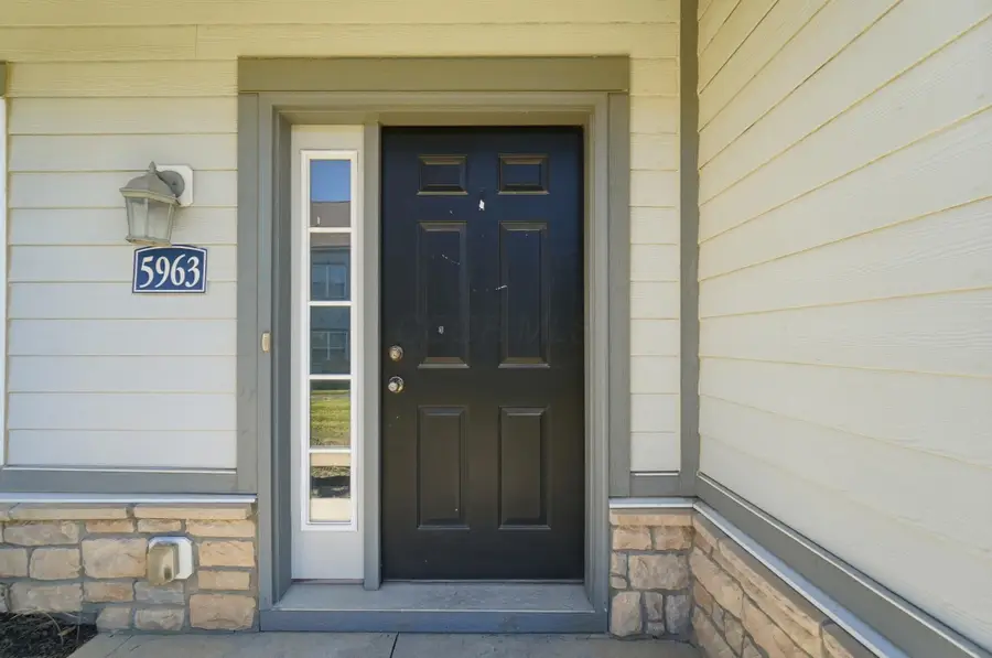 5963 Bluestone Way, Lewis Center, OH 43035 - #2