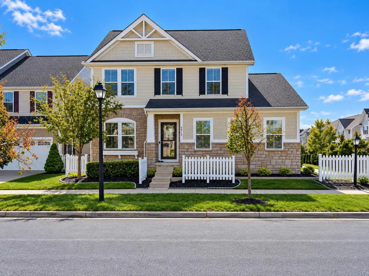 7915 Avaleen Circle N, Dublin, OH 43016 - #1