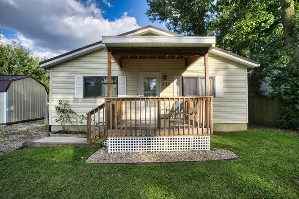 130 Elliott Avenue, Buckeye Lake, OH 43008