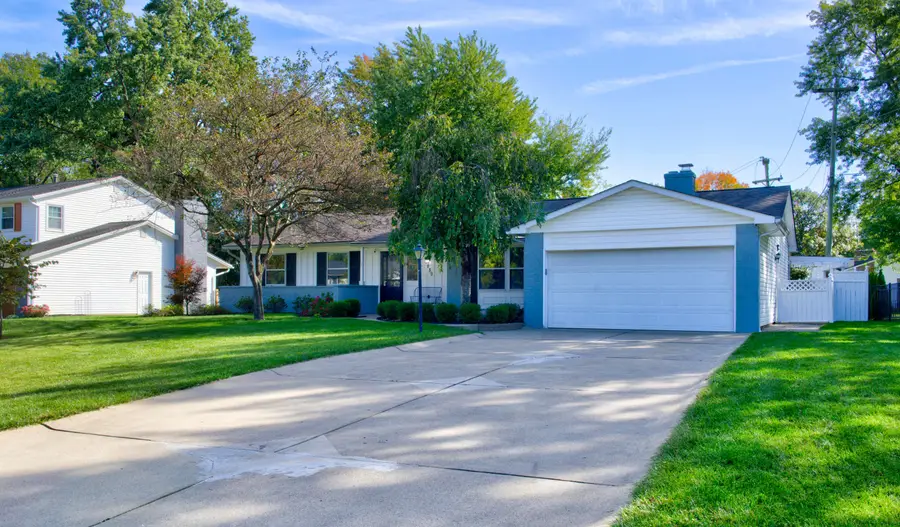 889 Lookout Point Drive, Columbus, OH 43235 - #2