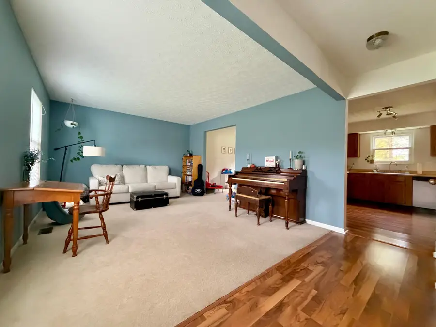 2071 Presley Drive, Grove City, OH 43123 - #3
